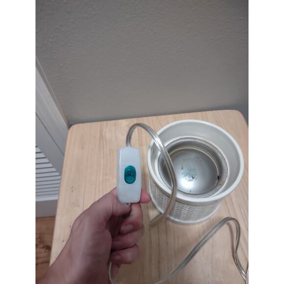 Scentsy SPW-02 white ceramic Dove Weave 13W electric scented wax warmer - Picture 12 of 12